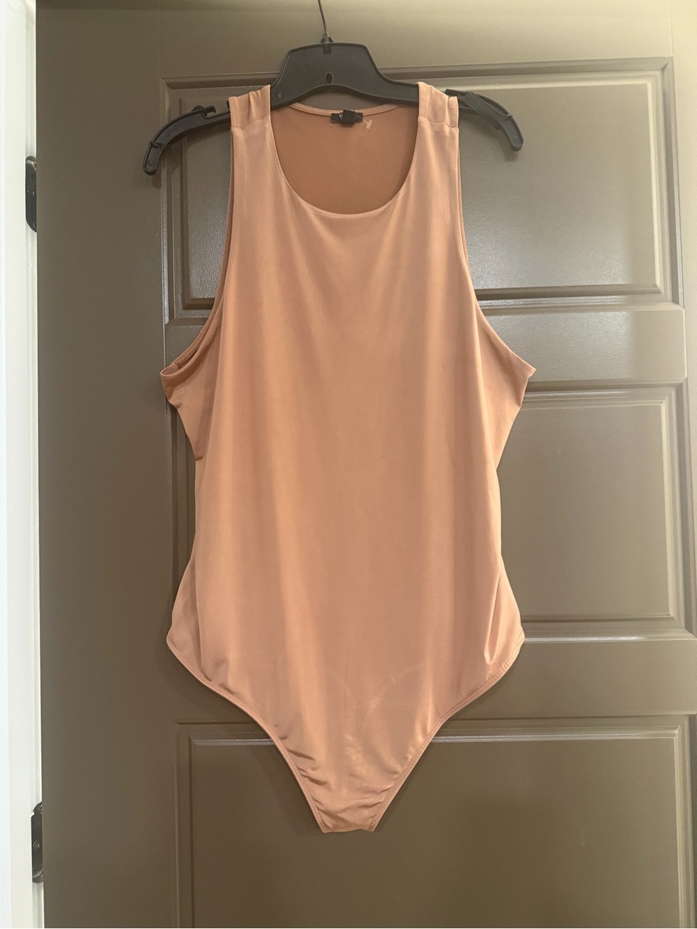 Express nude beige Sleeveless Scoop-Neck Bodysuit